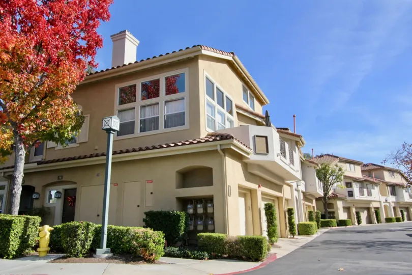 Rows of condos in Cabo Vista in Rancho Santa Margarita, CA