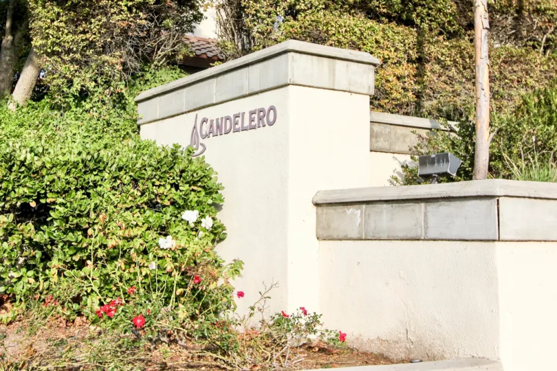 Entrance to the Candelero community in the city of Rancho Santa Margarita
