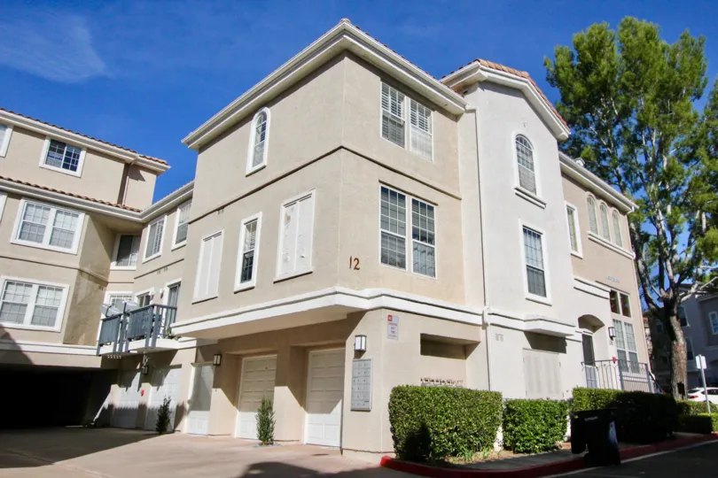 Apartments and blue sky in Cierra Del Lago in Rancho Santa Margarita, CA