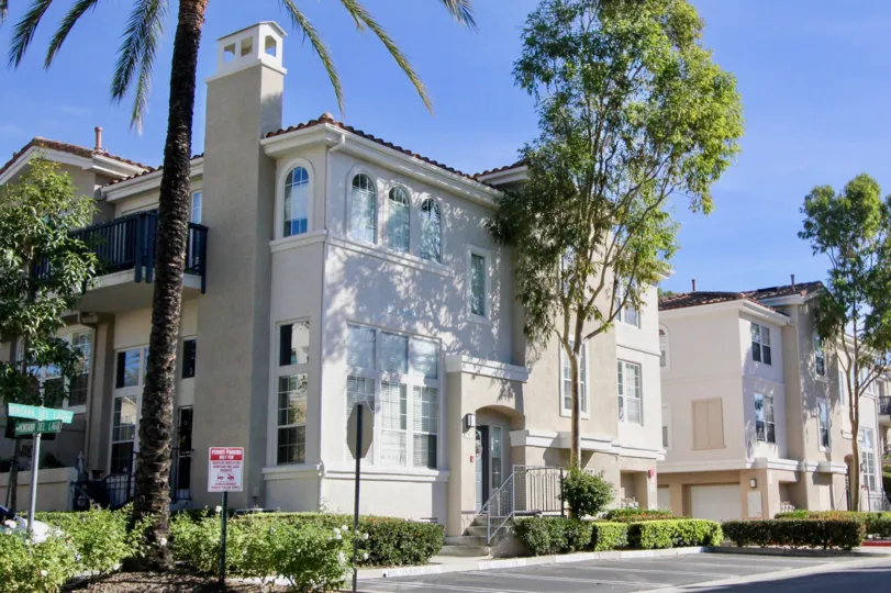 Beautiful multilevel housing units in the community of Cierra Del Lago in Rancho Santa Margarita, California