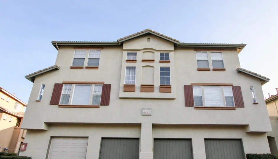 A street level view of the lovely Dakota development in sunny Rancho Santa Margarita
