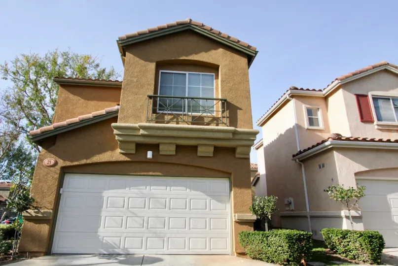 SMALL HOME WITH A GARAGE FROM THE COMMUNITY OF LOS ABANICOS IN THE CITY OF RANCHO SANTA MARGARITA