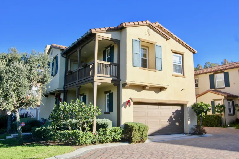 it is known for its ocean, hill, and mountain views, a pleasant climate and its Spanish Colonial style architecture.