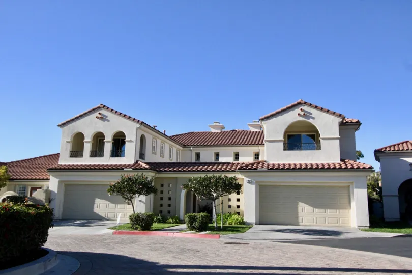 This is resort-style living at its finest. Discover a turnkey home showcasing an open concept design, versatile floor plan, and countless upgrades within Talega’s Carmel enclave. Enjoy 3 bedrooms, including a main floor bedroom, 3 baths, and an upstairs l
