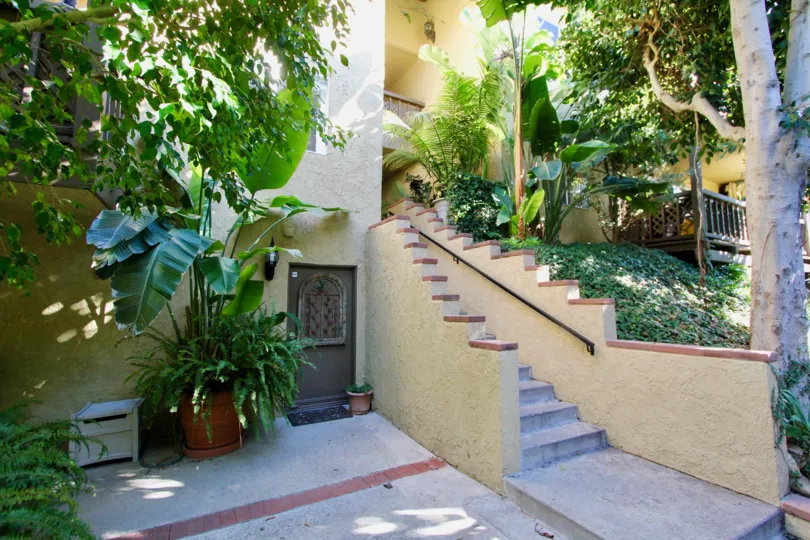 A well designed door in front of a house in the Casa Contenta.