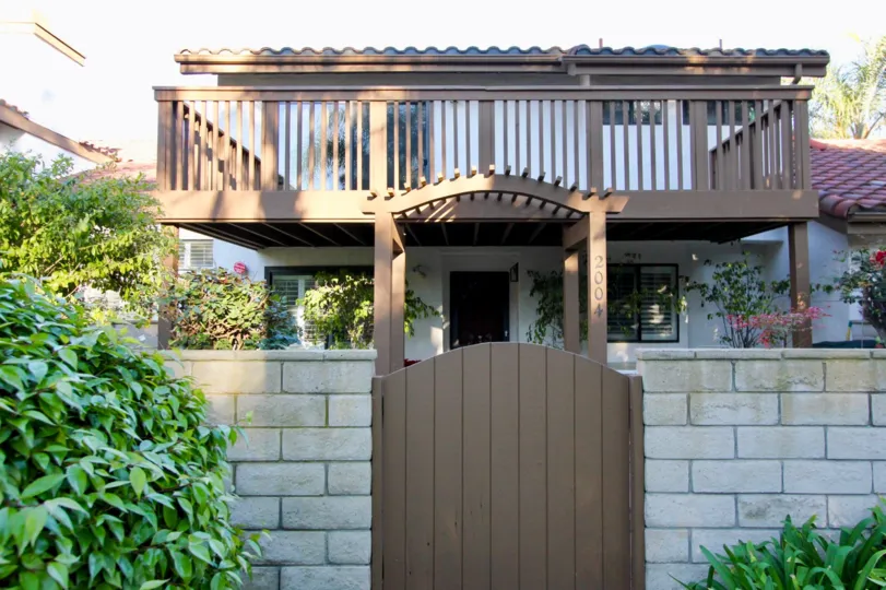 Nice wooden gate and structure with upstairs of a villa in Casablanca of San Clemente