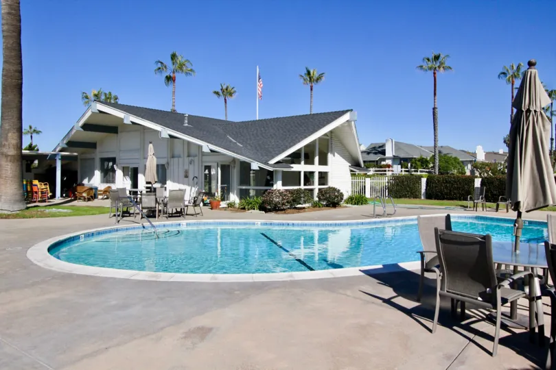 A beautiful area with surrounding houses and a place to have a candle light dinner