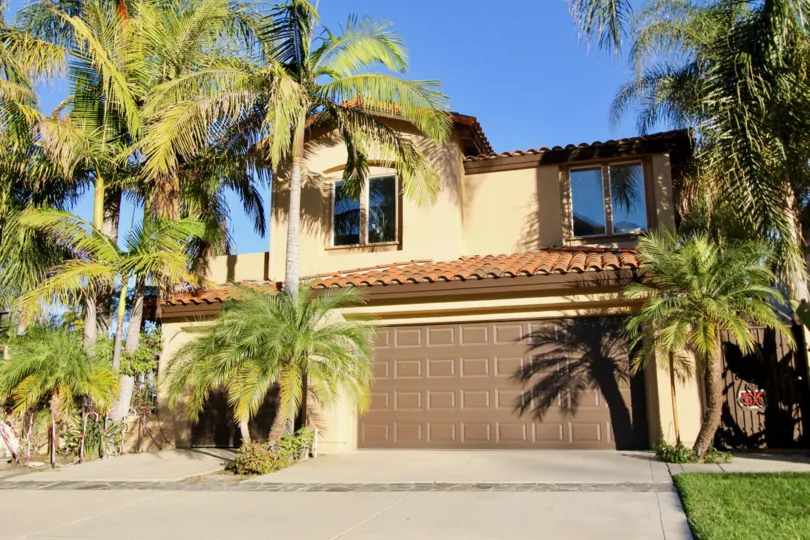 Del Cabo Estates is a private non-gated community in the hills of Forster Ranch comprising of 50 luxury properties.