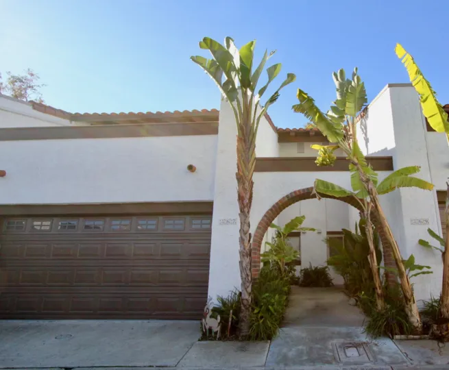 the la cuesta cove is a banana fruit house of the san clemente city in california