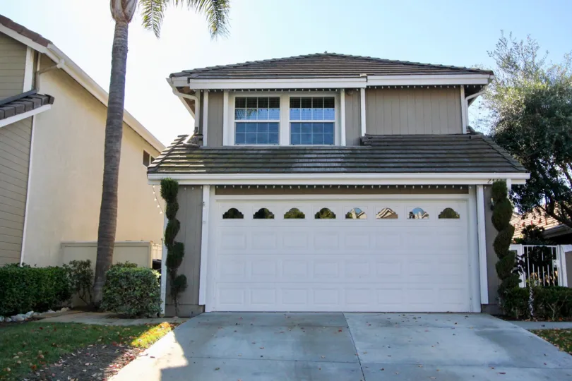 The New Providence San Clemente is light and bright with a formal dining area, living room, fireplace. Family room, breakfast nook, bar area, laundry with inside hookups and 1/2 bath on the lower level. Tile flooring on main level and carpet upstairs.