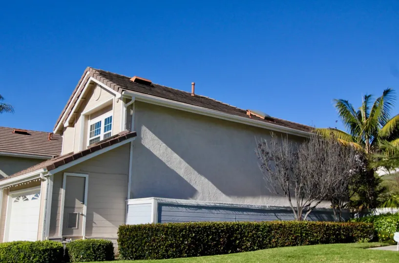 There is a Wal-mart, a golf course, two elementary schools, and a middle school. It is served by the Capistrano Unified School District, and was recently annexed to San Clemente from the unincorporated territories it existed in upon the beginning of const