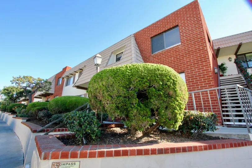 the Parkview Manor house is the red palace of the san clemente city in california