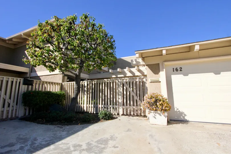 Presidential Heights is a condo community above the San Clemente Municipal Golf Course that is separated into two areas: Presidential Heights I & Presidential Heights II. Some of the condos in Presidential Heights will have great ocean and golf course vis