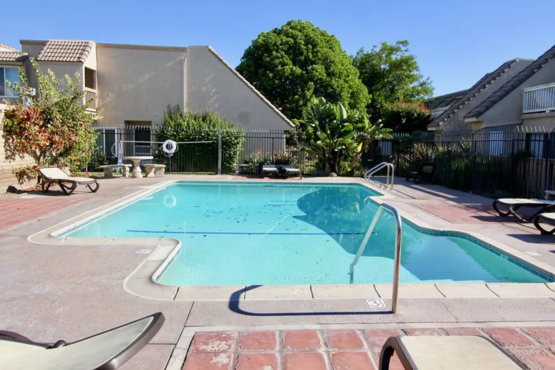 the shore cliff villas is a super swimming pool of this san clemente city in ca