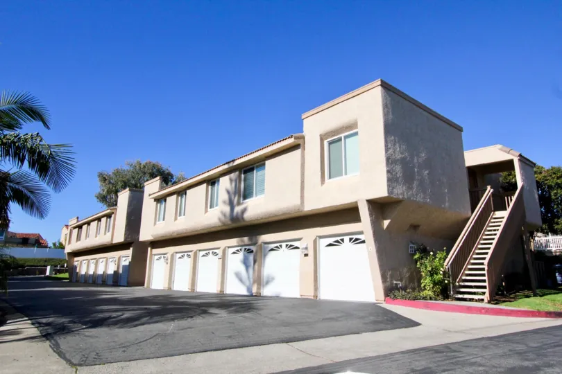 Shore Cliff Villas Community - San Clemente, CA Shore Cliff Villas Townhouses in San Clemente, California Shore Cliff Villas Condos For Sale In San Clemente, California Shore Cliff Villas is located in the San Clemente North area of San Clemente, Californ