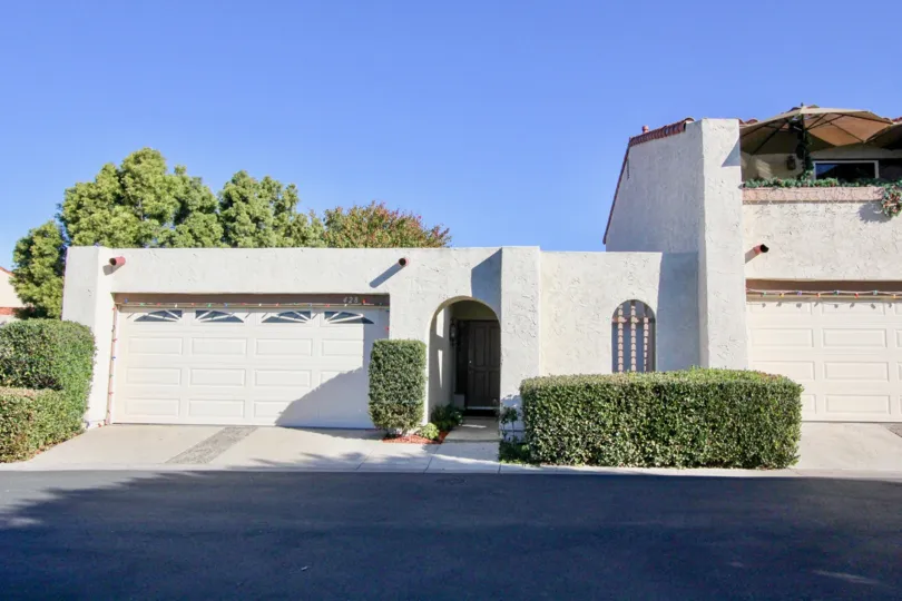 Well maintained community of Summer Place in San Clemente, California.