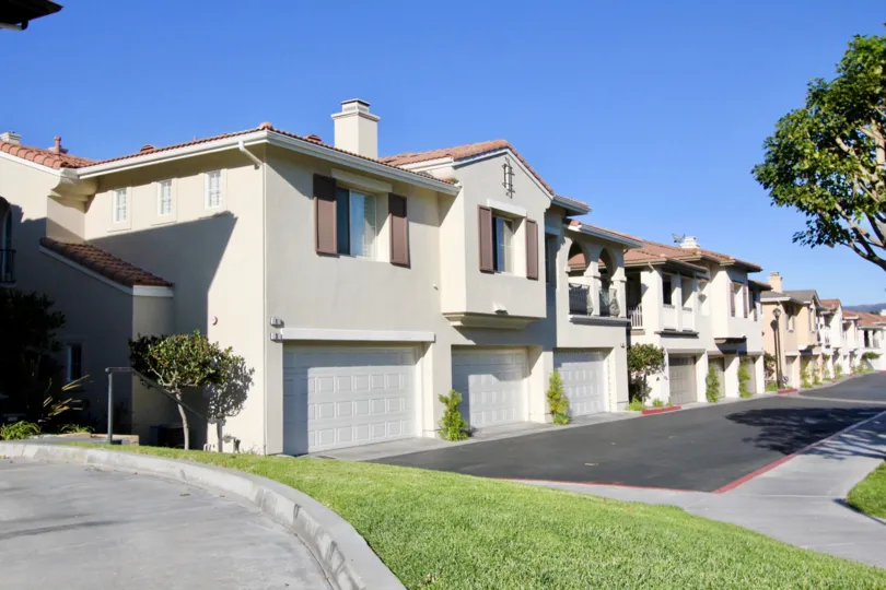 The beautifully appointed 3 Bedroom 2. 5 Bath home in the exclusive and sought-after Trinidad community of Talega. Amenities include a bright and open floor plan, a spacious kitchen with wraparound counter-tops, formal dining room, hardwood floors, vaulte