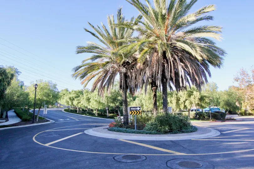 Well marked road and pathways at the Verano community