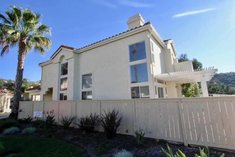 Vilamoura is located in the Rancho San Clemente area of San Clemente, California. Below are the current homes for sale in Vilamoura. Vilamoura townhomes are a great investment with a beach close location and affordable entry level prices for San Clemente.