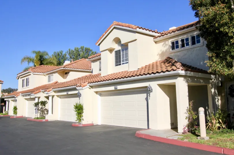 Vilamoura is located in the Rancho San Clemente area of San Clemente, California. Below are the current homes for sale in Vilamoura. Vilamoura townhomes are a great investment with a beach close location and affordable entry level prices for San Clemente.