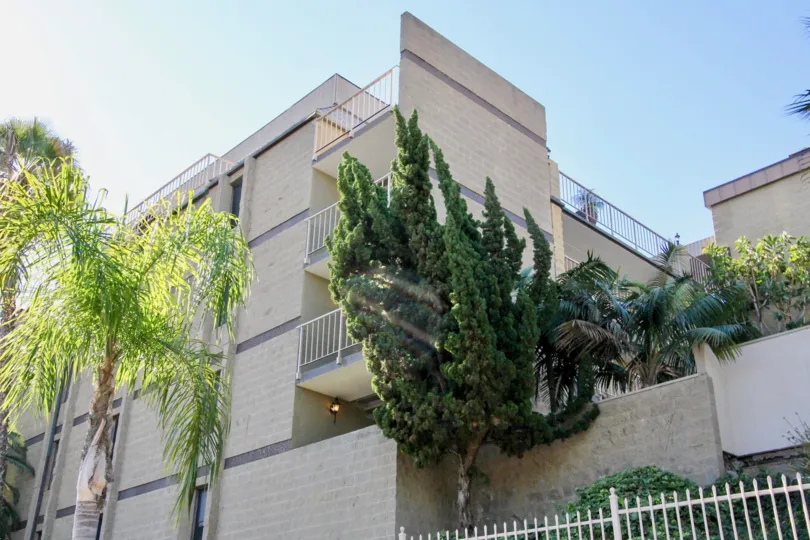 Villa Grande is located next to the historical Casa Romantica home and is one of my favorite condo's due to it's proximity to the beach and well thought out floor plans.
