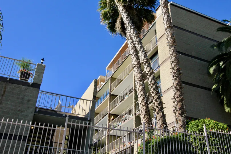 Villa Grande is an ocean front condo complex located in the San Clemente Central area of San Clemente, California located at 411 Avenida Granada in San Clemente. Villa Grande is a smaller building with 4 levels of condos offering stunning views of the San