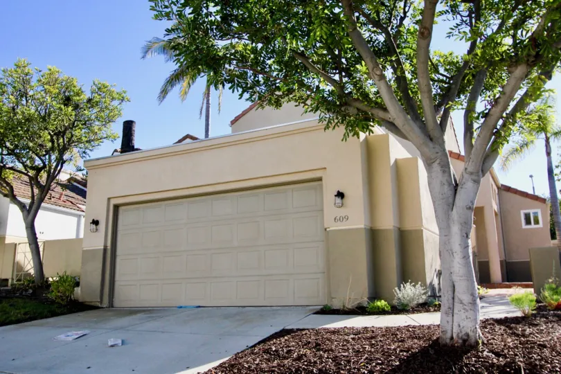 VILLAGIO ONE Home Owner Association neglects to maintain routine maintenance