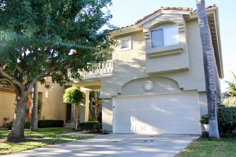Villamar is located in the Forster Ranch area of San Clemente, California. Below are the current homes for sale in Villamar. Villamar homes are large two story homes lined up on one side of the street with backyards backing up to the private greenbelt in 