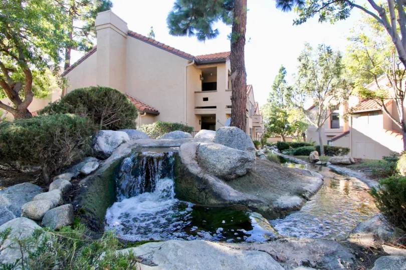 Vista Pacifica is located in the Rancho San Clemente area of San Clemente, California. Vista Pacifica is great place for first time home buyers and real estate investors looking for entry level condos in San Clemente. Located in the Rancho San Clemente ar