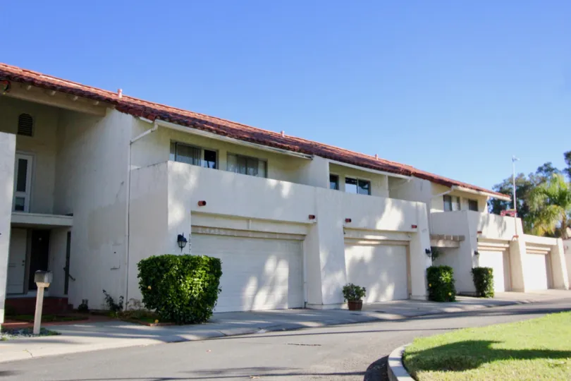Clear skies and condos at Casitas Capistrano at San Juan Capistrano, CA