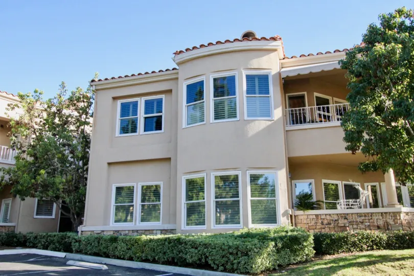 Marbella Golf Villas condos in San Juan Capistrano, California. Marbella Golf Villas condos are located in the gated Marbella Country Club in San Juan