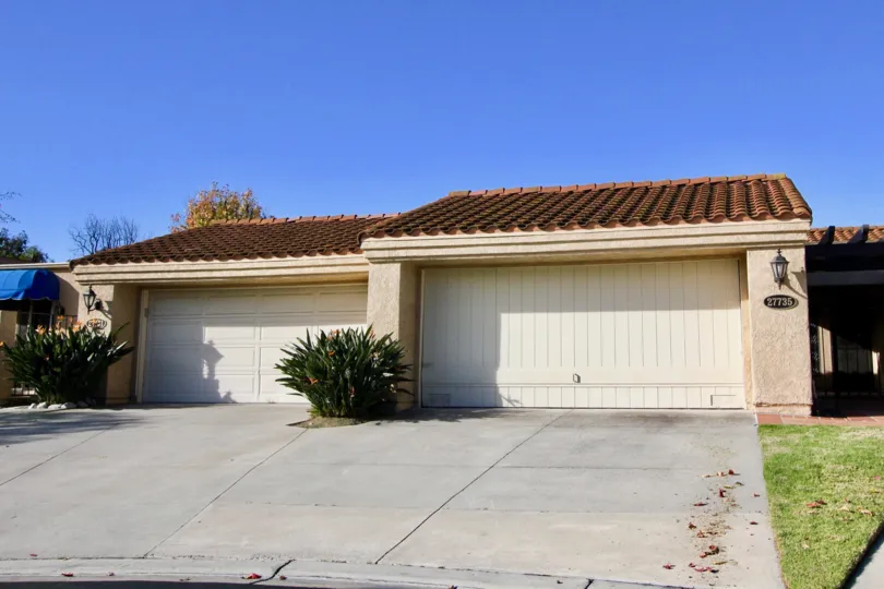 Garage and driveway in Mesa Verde in San Juan Capistrano, CA