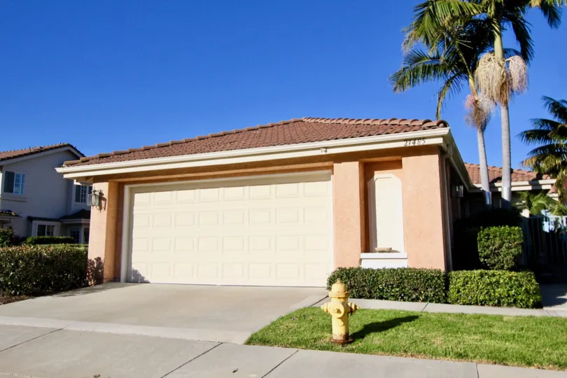 Single family home in Mesa Vista South on a sunny day