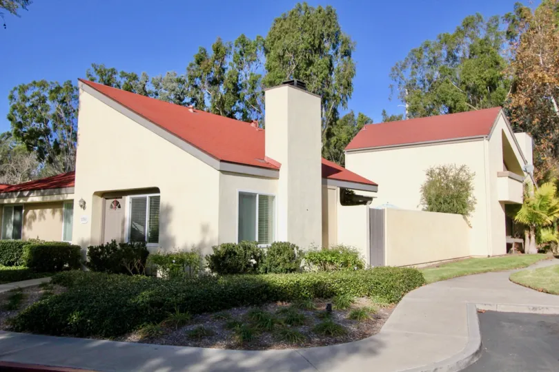 Road and lawn at Sun Hollow in San Juan Capistrano, CA