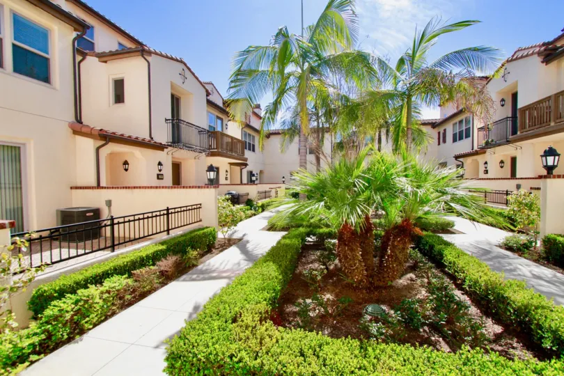 Avenue E House Building with Beautiful Green Park at Santa Ana city in Califorina
