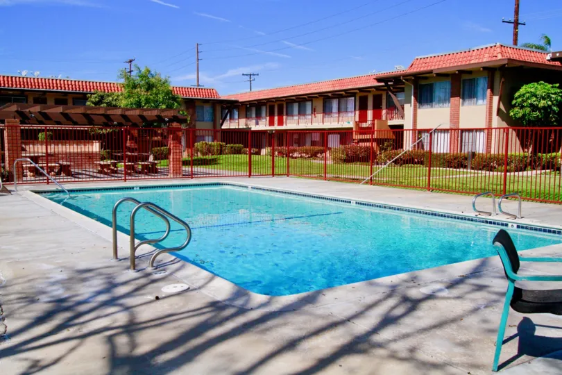 A great day in the Bristol Place with a swimming pool.
