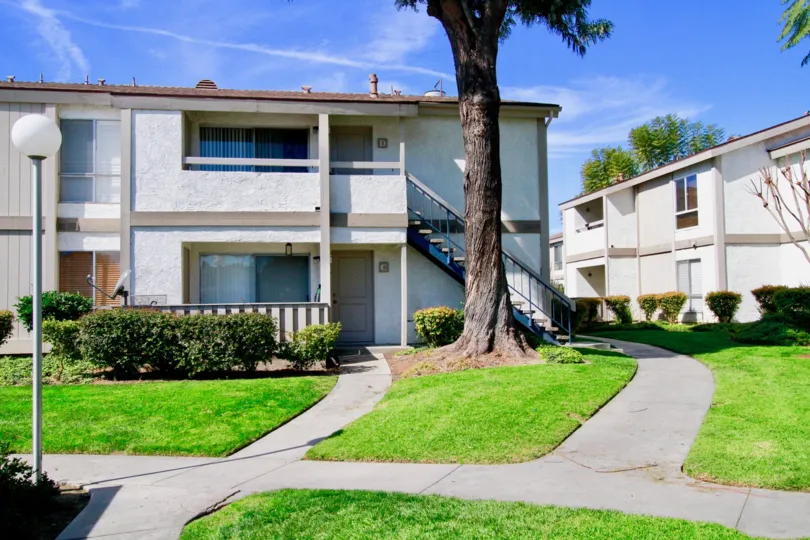 Lakeshore Building with Attractive Beautiful Green Park Location at Santa Ana city in Califorina