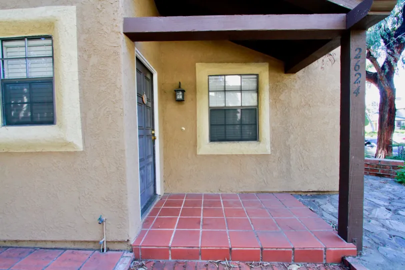 Los Quatros Condos Santa Ana California looks like cottage houses in forest suitable for vaccations