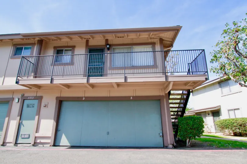 Normandy Place Building House with Attractive Beautiful Location at Santa Ana city in Califorina
