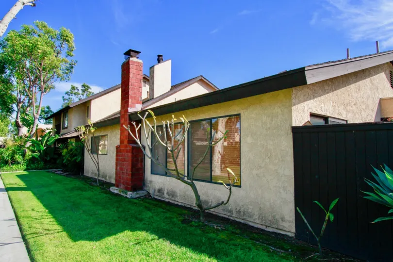 Park Glen with Green Park Location at Santa Ana city in Califorina