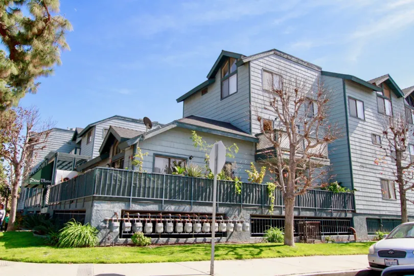 Pine Vista House Building have Beautiful Attractive Location with Green Park at Santa Ana city in Califorina