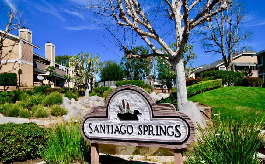 Santiago Springs Location have Beautiful Green Park at Santa Ana city in Califorina