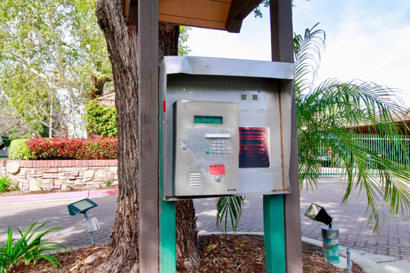 St Albans have calling box with Beautiful Location at Santa Ana city in Califorina