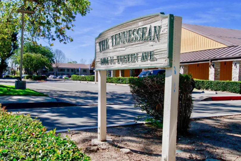 A street sign denoting the Tennessean community in Santa Ana, CA