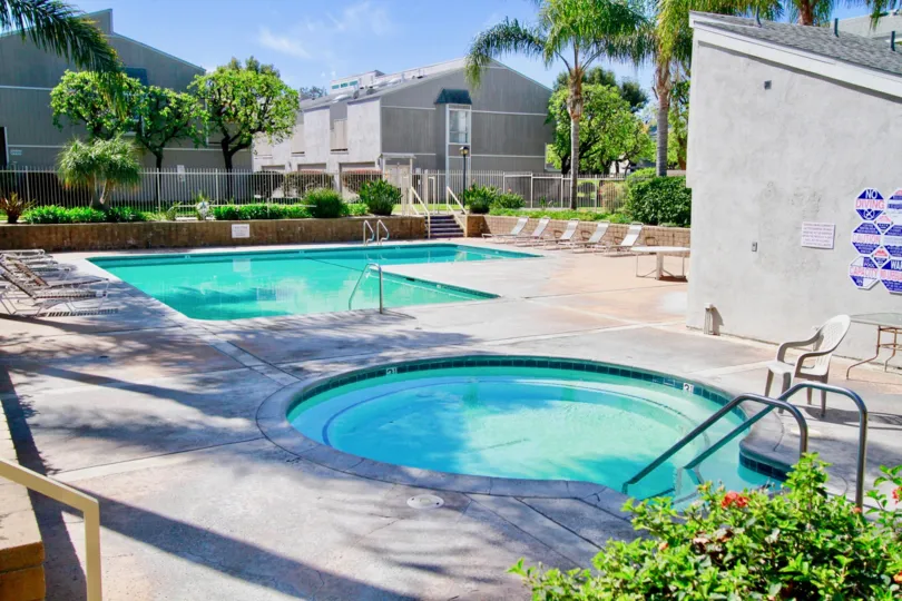 Village Walk House Building have Beautiful Pool Location at Santa Ana city in Califorina