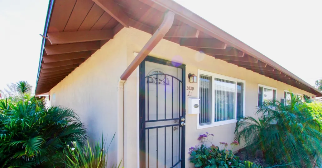 The home is very beautiful in Woodlyn North with lots of trees and plants.