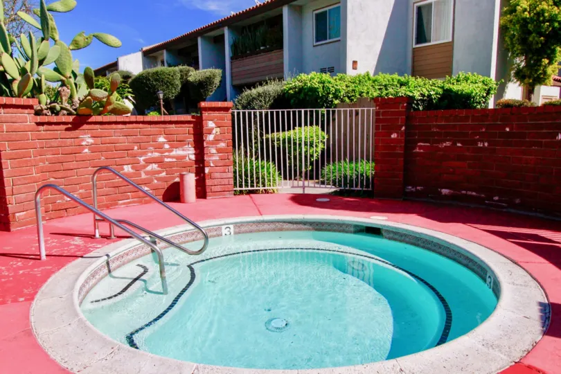 A sunny day by the Woodside Village hot tub in Santa Ana, California