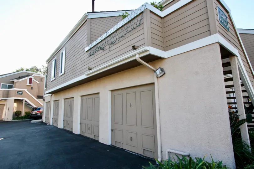 the briar oaks is a wooden house of the stanton city in california