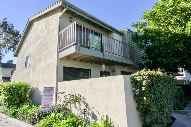 Serene Sanctuary for Your Soul! A world away, your private Tuscan Villa is only 70 miles from San Francisco. Amid lush acres of old vines, the Villa is nestled in Healdsburg, the heart of Sonoma County’s acclaimed wine regions of Dry Creek, Alexander and 