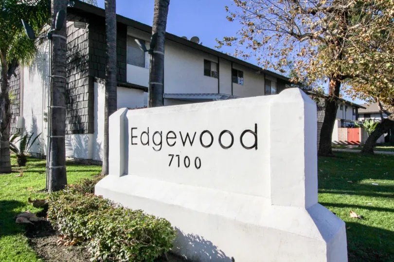 Tasteful decor provides the Edgewood Park community with quality appearance